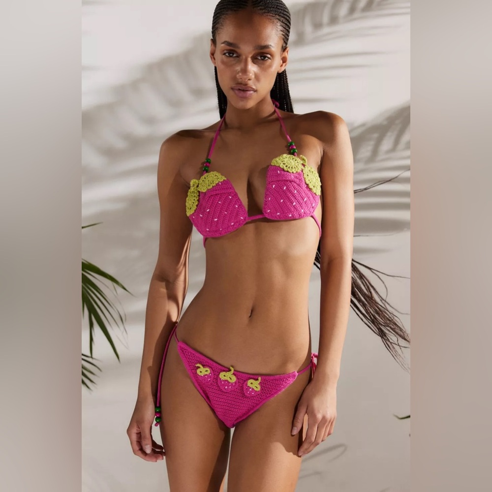 Urban Outfitters Out From Under Strawberry Crochet Bikini New M